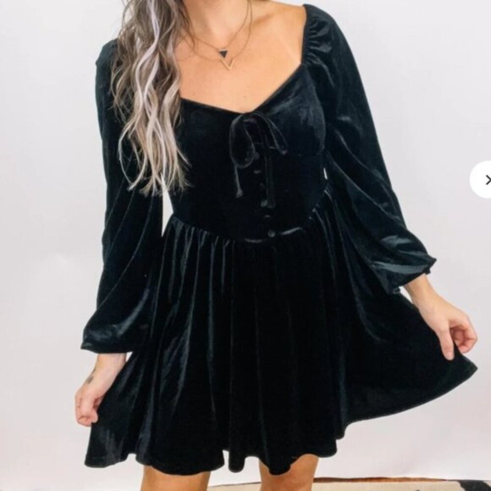 🖤 Blu Pepper Velvety Fit & Flare Dress 🖤 - Medium